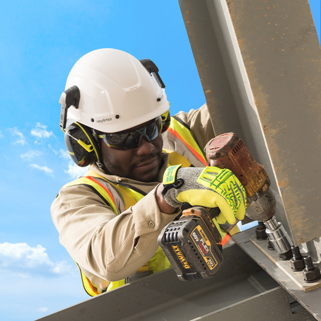 Construction worker wearing HexArmor PPE.