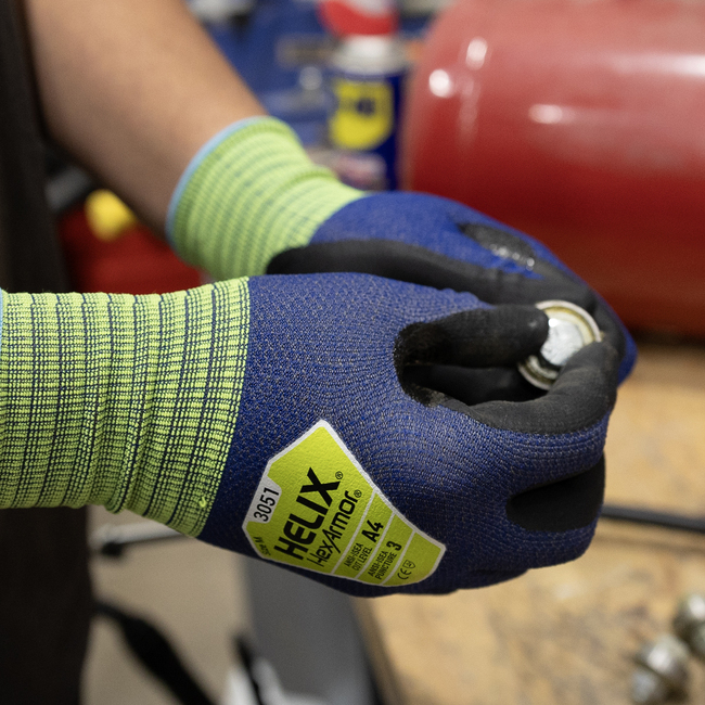 The Helix 3051 is ultra-thin and lightweight for enhanced tactile sensitivity for precision work with small parts.