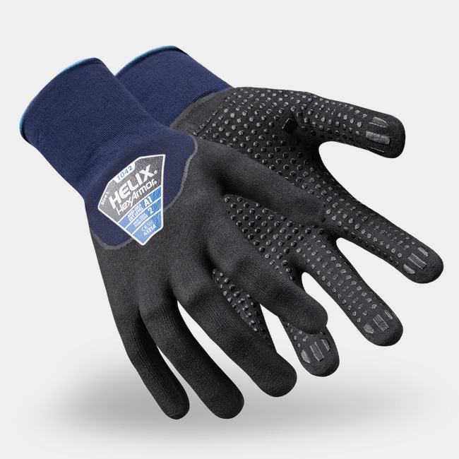 Made with recycled polyester material, this glove is environmentally friendly while still remaining durable and flexible.